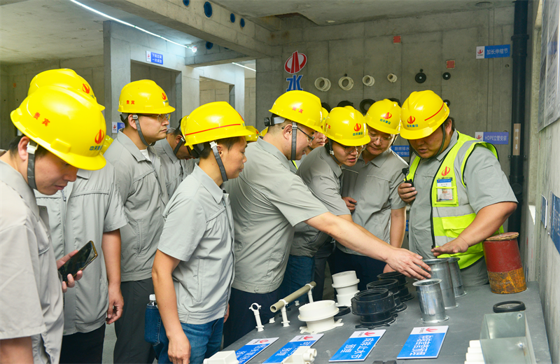 为进一步推进优质客户高效履约，提升交付品质、达成客户满意，2025年6月25日，evo视讯建设集团在上海组织召开2025年越秀地产、华润置业客户履约推进会。